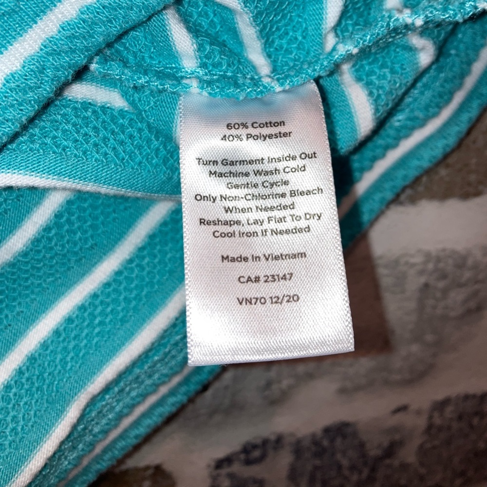T by Talbots Teal Blue 3/4 Sleeve V-neck Textured Shirt Size 0-2 Petite - Picture 3 of 6